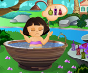 game Cute Dora Bathing